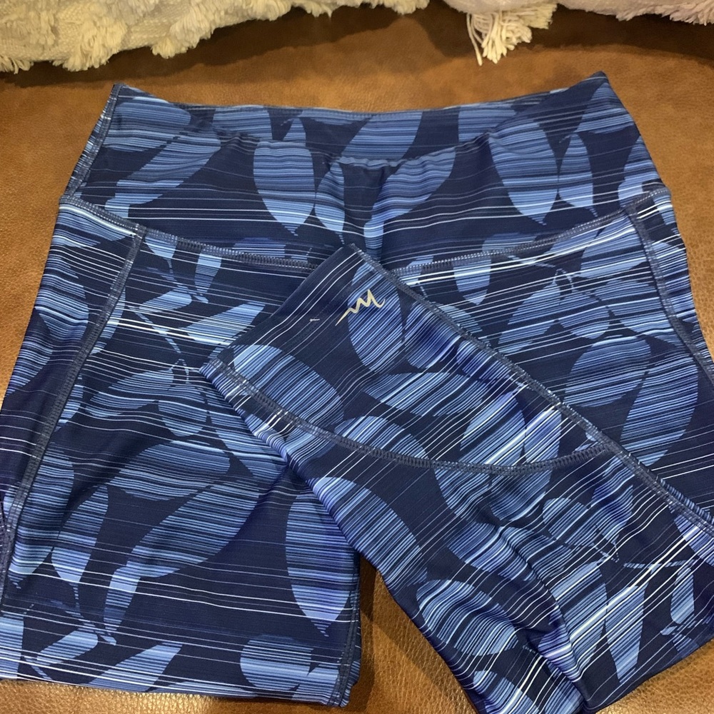 Academy capri yoga pants